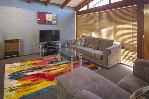 Eliza Lee 3 - Comfortable For The Budget Savvy - Accommodation Adelaide 1