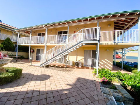 EM Apartment - Accommodation Adelaide 3