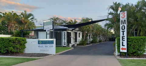 Emerald Motel Apartments - Accommodation Adelaide 0