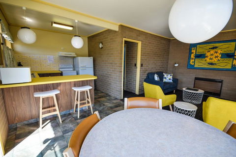 Emmanuel Holiday Apartment - Accommodation Adelaide 1