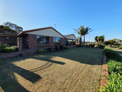 EP Getaway - Accommodation Adelaide 0