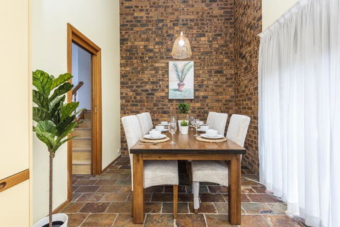 Epping 3BR 3BA Fast Wifi Easy Parking House - Accommodation Adelaide 3