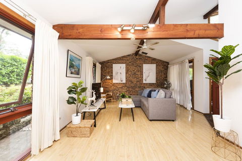 Epping 3BR 3BA Fast Wifi Easy Parking House - Accommodation Adelaide 0