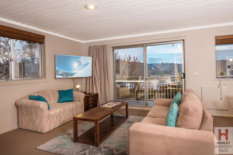 Erulisse-Spacious Townhouse With Magical Lake Views - Accommodation Adelaide 0