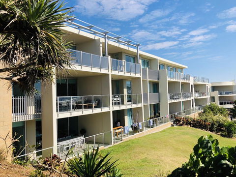EXTRA LARGE 2 Bed Apartment - 3 Pools And Spa - Mountain View - BEACHFRONT LOCATION CABARITA BEACH - Accommodation Adelaide 3