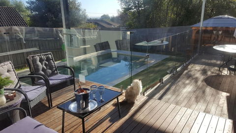 Frankston Hilltop Retreat - Accommodation Adelaide 2