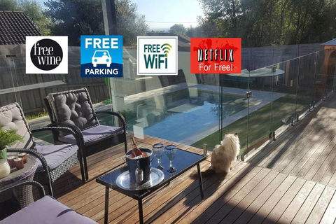 Frankston Hilltop Retreat - Accommodation Adelaide 0