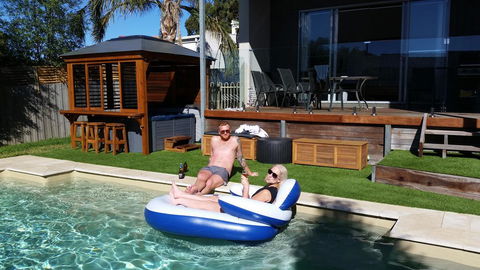 Frankston Hilltop Retreat - Accommodation Adelaide 1