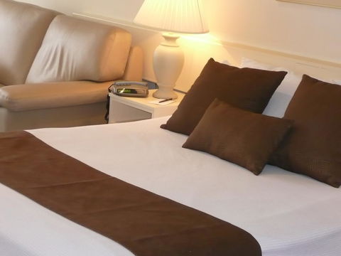 Frankston International - Accommodation Adelaide 3