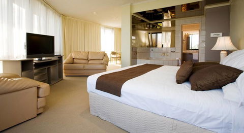 Frankston International - Accommodation Adelaide 1