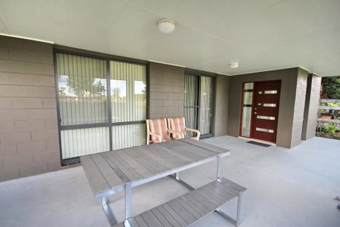 FRASERS COTTAGE- 23 Castle St Laurieton - Accommodation Adelaide 2