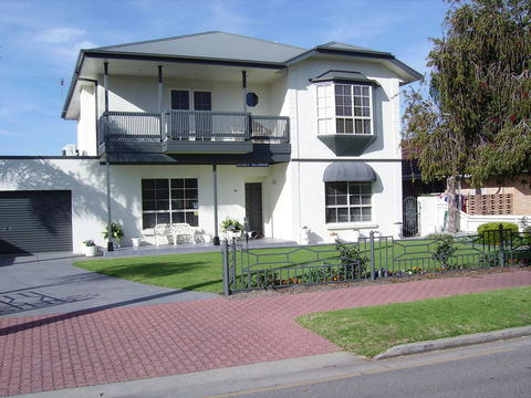 Glenelg Sea-Breeze - Accommodation Adelaide 3