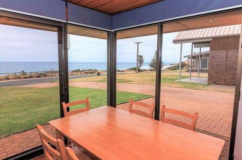 Gold Coast Views - 10 Gold Coast Drive - Accommodation Adelaide 0