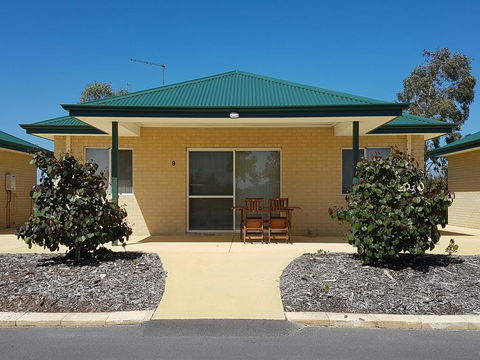 Golden Ponds - Accommodation Adelaide 1