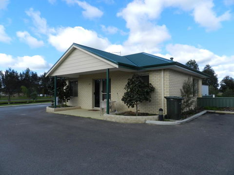 Golden Ponds - Accommodation Adelaide 2