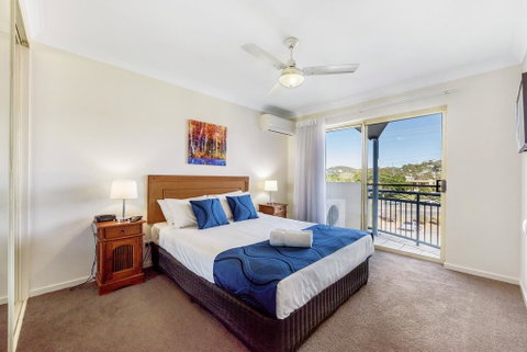 Golden Riviera Absolute Beachfront Resort - Accommodation Adelaide 3