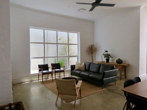 Heritage Luxury 3BR Cottage On Halifax - Accommodation Adelaide 2