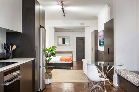 High-End Studio Near Parks, Theatres And Dining - Accommodation Adelaide 0