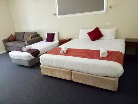 Hillview Farmstay - Accommodation Adelaide 2