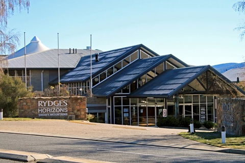 Horizons 115 - Lake Jindabyne Waterfront - Accommodation Adelaide 1