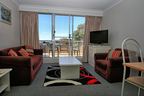 Horizons 213/10 Kosciuszko Road - Accommodation Adelaide 0