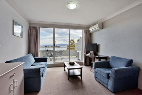 Horizons 321-10 Kosciuszko Road - Accommodation Adelaide 0