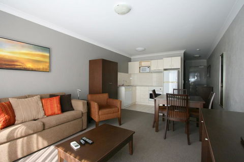 Horizons 402/10 Kosciuszko Road - Accommodation Adelaide 0
