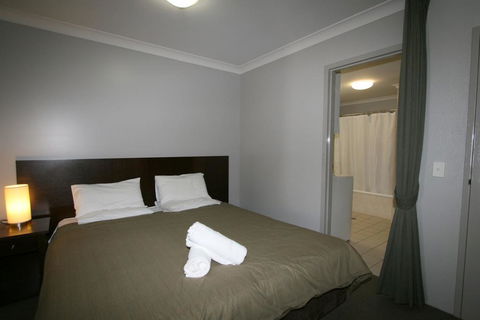 Horizons 402/10 Kosciuszko Road - Accommodation Adelaide 2
