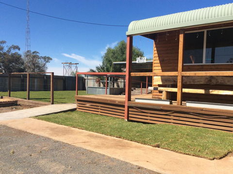 Ivanhoe Hotel Motel - Accommodation Adelaide 3