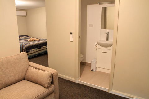 Ivanhoe Hotel Motel - Accommodation Adelaide 2
