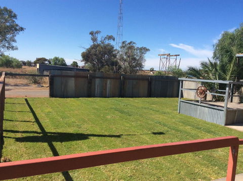 Ivanhoe Hotel Motel - Accommodation Adelaide 1