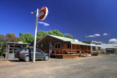 Ivanhoe Hotel Motel - Accommodation Adelaide 0