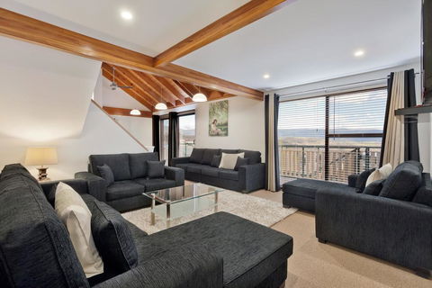Kestrels Rest 1/116 Gippsland Street - Accommodation Adelaide 2