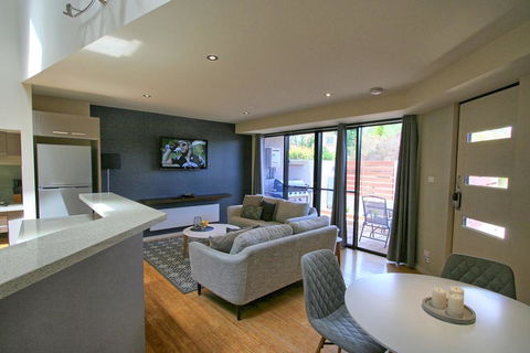 Khione 5/23-25 Kirwan Close - Accommodation Adelaide 2
