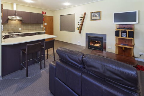 Kickenback Studio - Contemporary Accommodation In The Heart Of Crackenback - Accommodation Adelaide 2