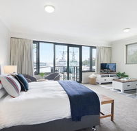 King size studio with water view walk to the city - Accommodation Adelaide