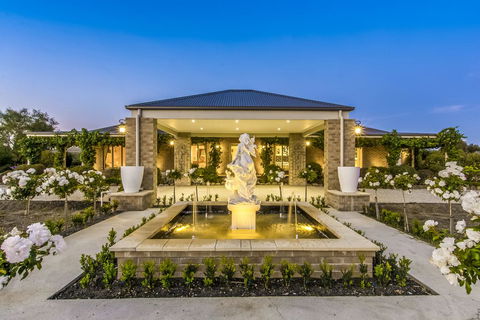 La Bella Vita - Accommodation Adelaide 0