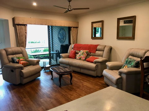 Lake Breeze - Accommodation Adelaide 2