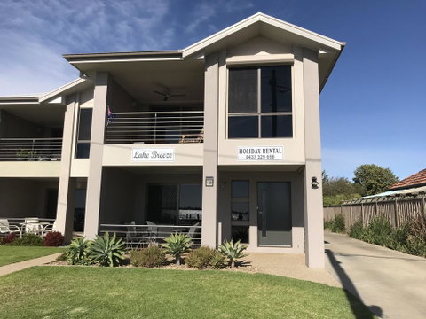 Lake Breeze - Accommodation Adelaide 1