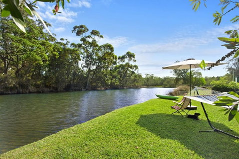 Lake Frontage Family Fun Home - Accommodation Adelaide 0