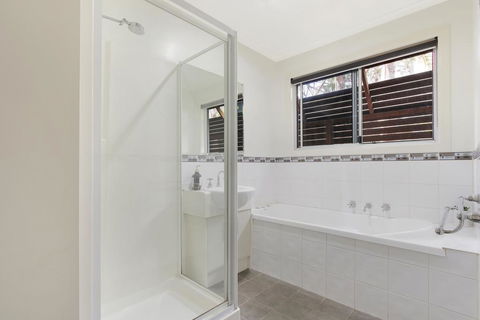 Lake House - Accommodation Adelaide 3