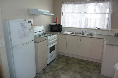 Lakes Entrance Country Cottages - Accommodation Adelaide 3
