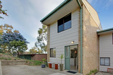 Lakeside Townhouse - Accommodation Adelaide 0