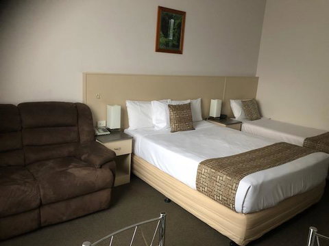 Lindy Lodge Motel - Accommodation Adelaide 1