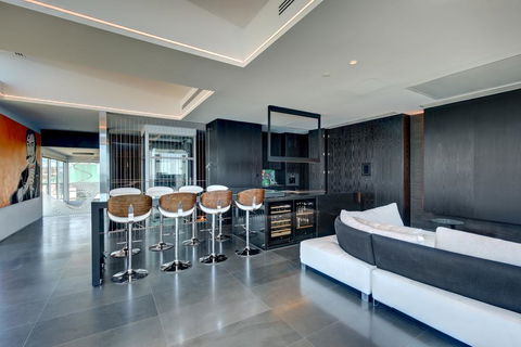 Luxe Haus - Accommodation Adelaide 0