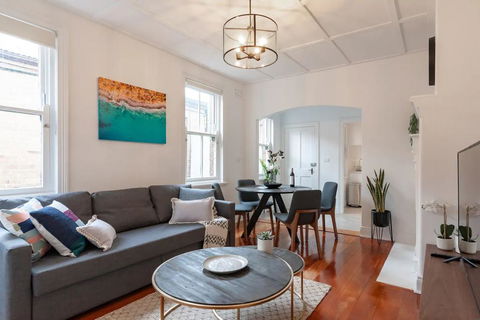 Luxurious Heritage Home With Harbour Bridge Views - Accommodation Adelaide 0