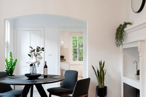 Luxurious Heritage Home With Harbour Bridge Views - Accommodation Adelaide 2
