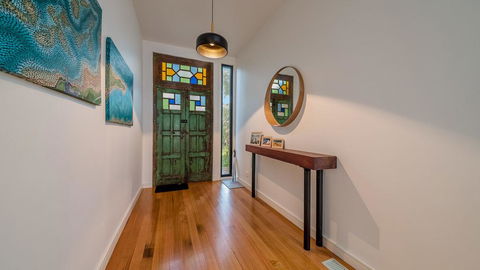 LUXURY BY THE SEA - CLOSE TO THE BEACH - Accommodation Adelaide 1
