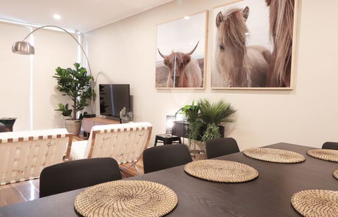 LUXURY Davcorp Executive Rentals - Free Wifi Wine Netflix And Parking In Brompton - Accommodation Adelaide 3