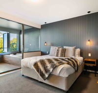 Luxury Spa Retreat with Ocean and Hinterland Views - Accommodation Adelaide